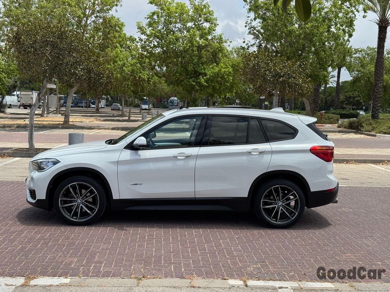 ב מ וו X1 — תמונה 2 מתוך 10