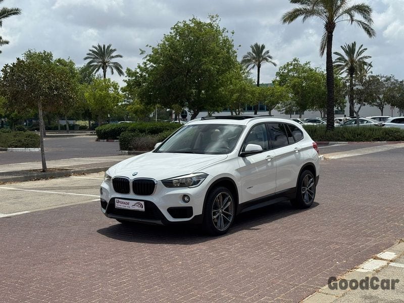 ב מ וו X1