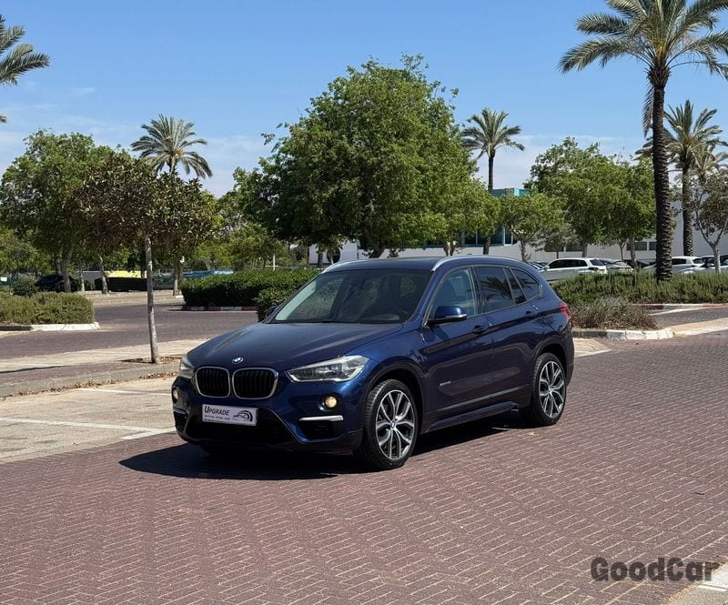 ב מ וו X1
