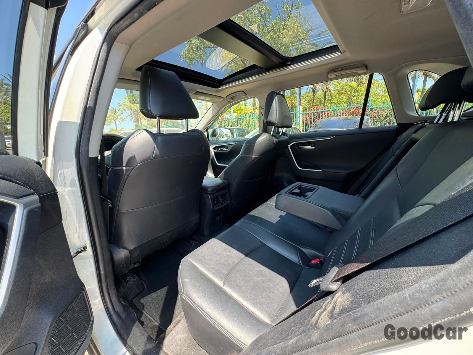 טויוטה RAV4 — תמונה 9 מתוך 10