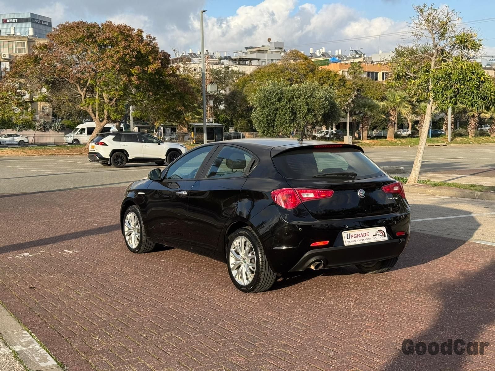 אלפא רומיאו ג'ולייטה — תמונה 3 מתוך 10