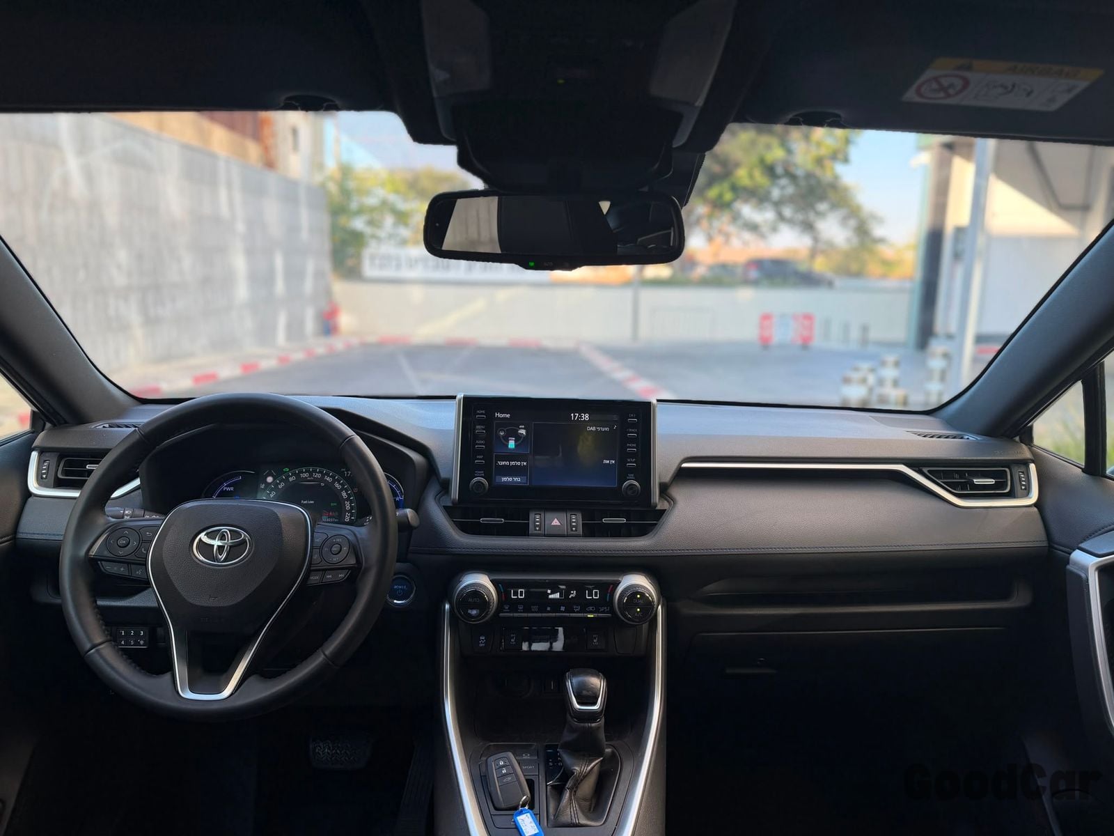 טויוטה RAV4 — תמונה 9 מתוך 10