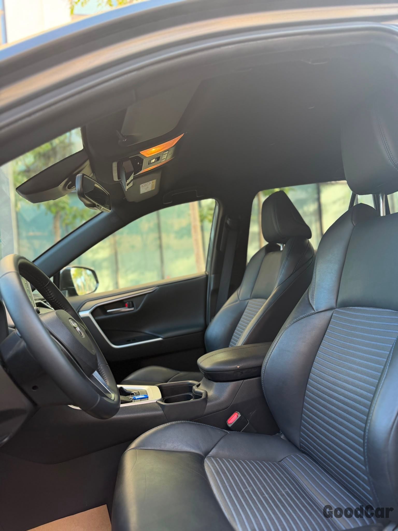 טויוטה RAV4 — תמונה 8 מתוך 10