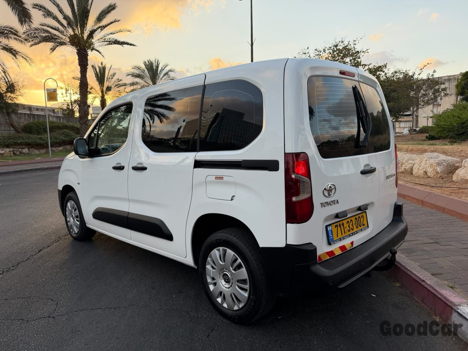 טויוטה פרואייס סיטי — תמונה 5 מתוך 10