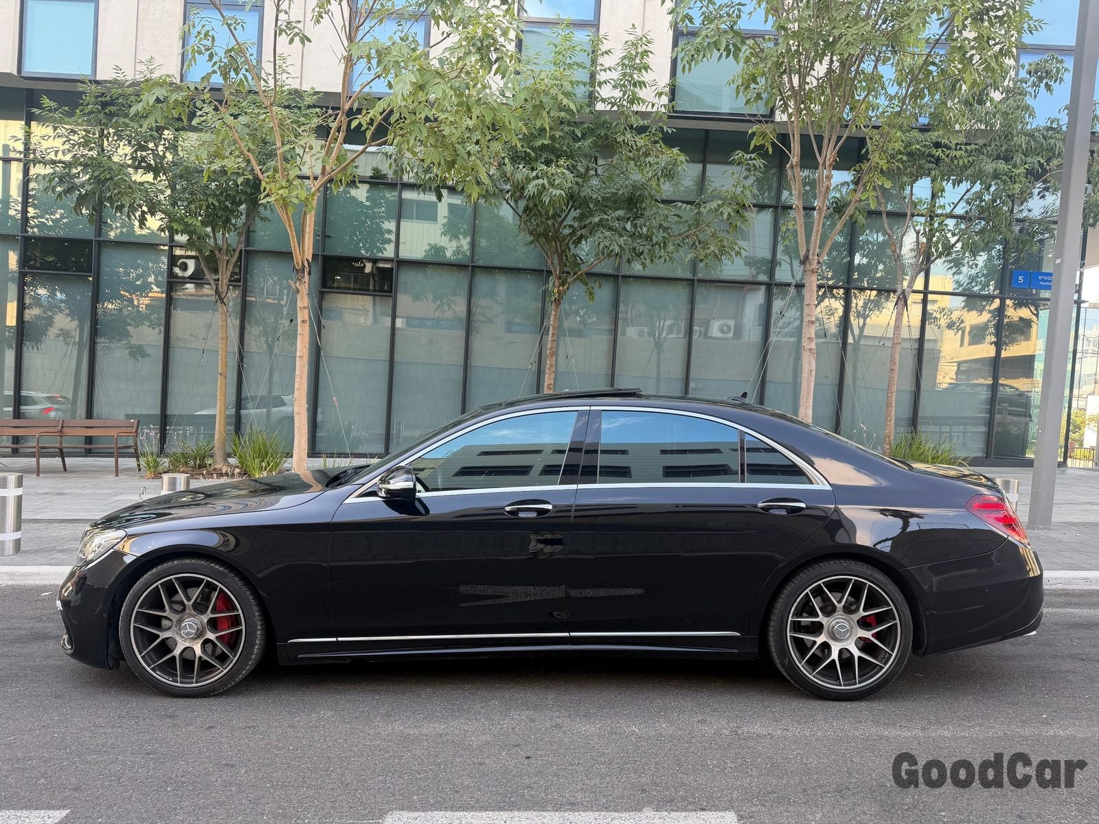 מרצדס-בנץ S-class — תמונה 1 מתוך 10